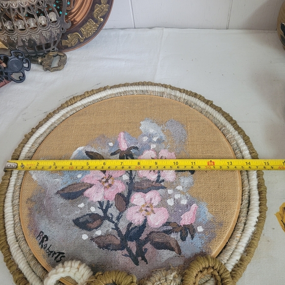 Orginal Acrylic Painting on Burlap Macrame Boarder Round Artist Signed - Picture 9 of 10